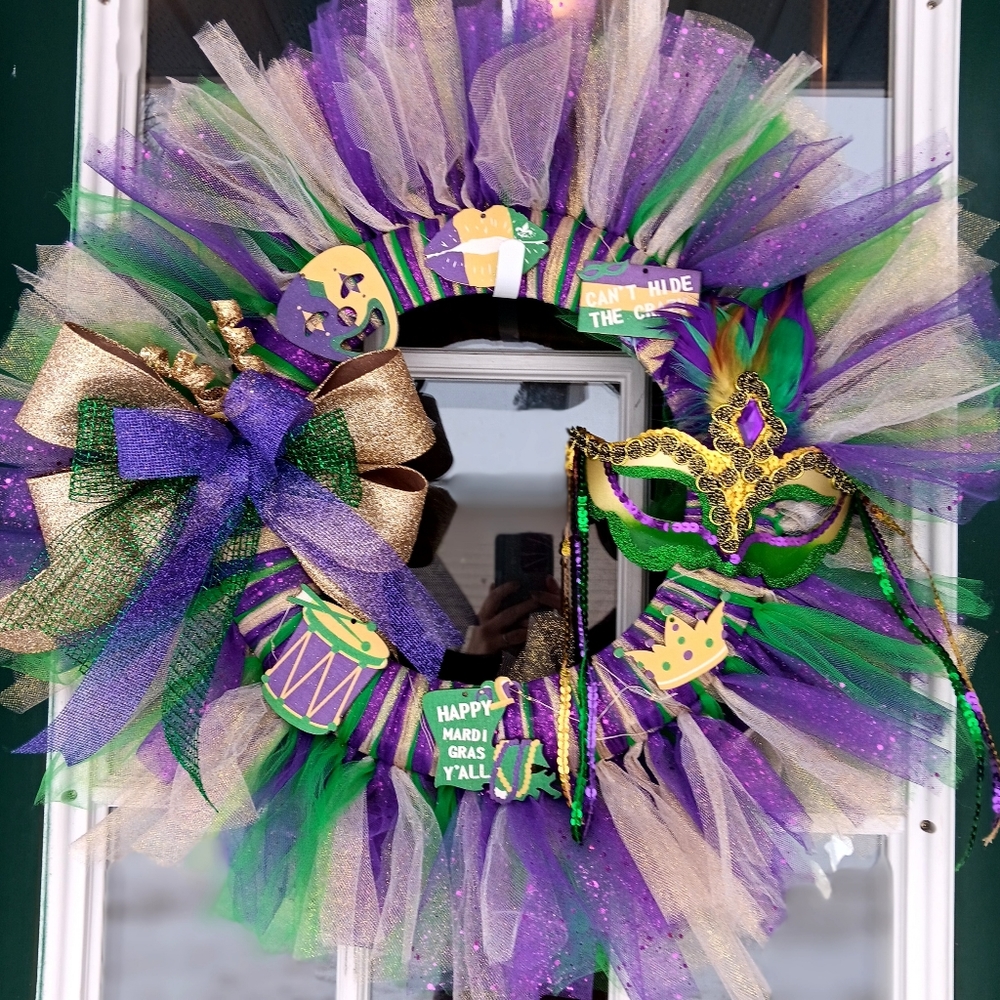 Mardi gra wreath